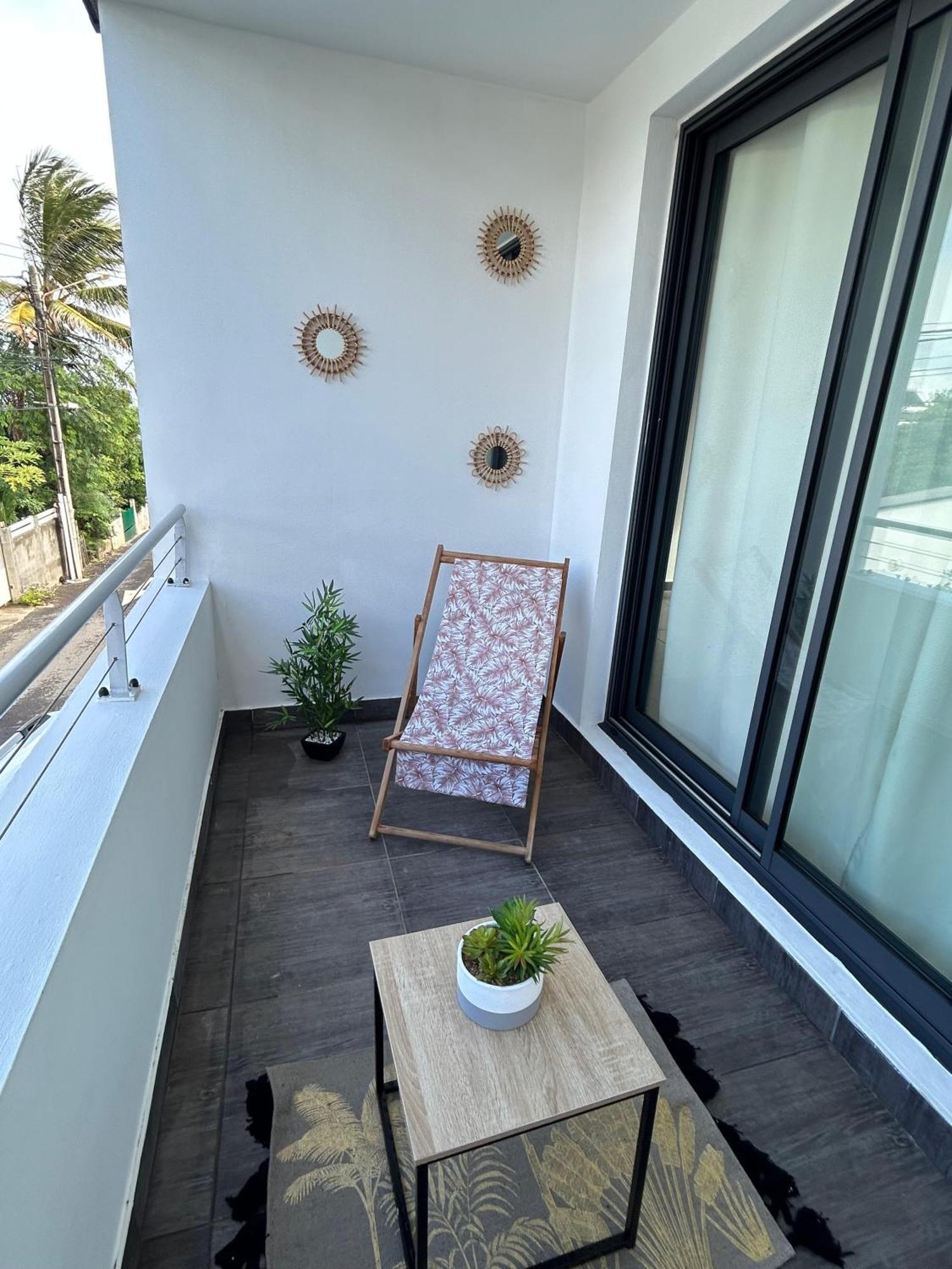 Appartement A 2 Pas De La Plage De Terre Sainte Ngoại thất bức ảnh